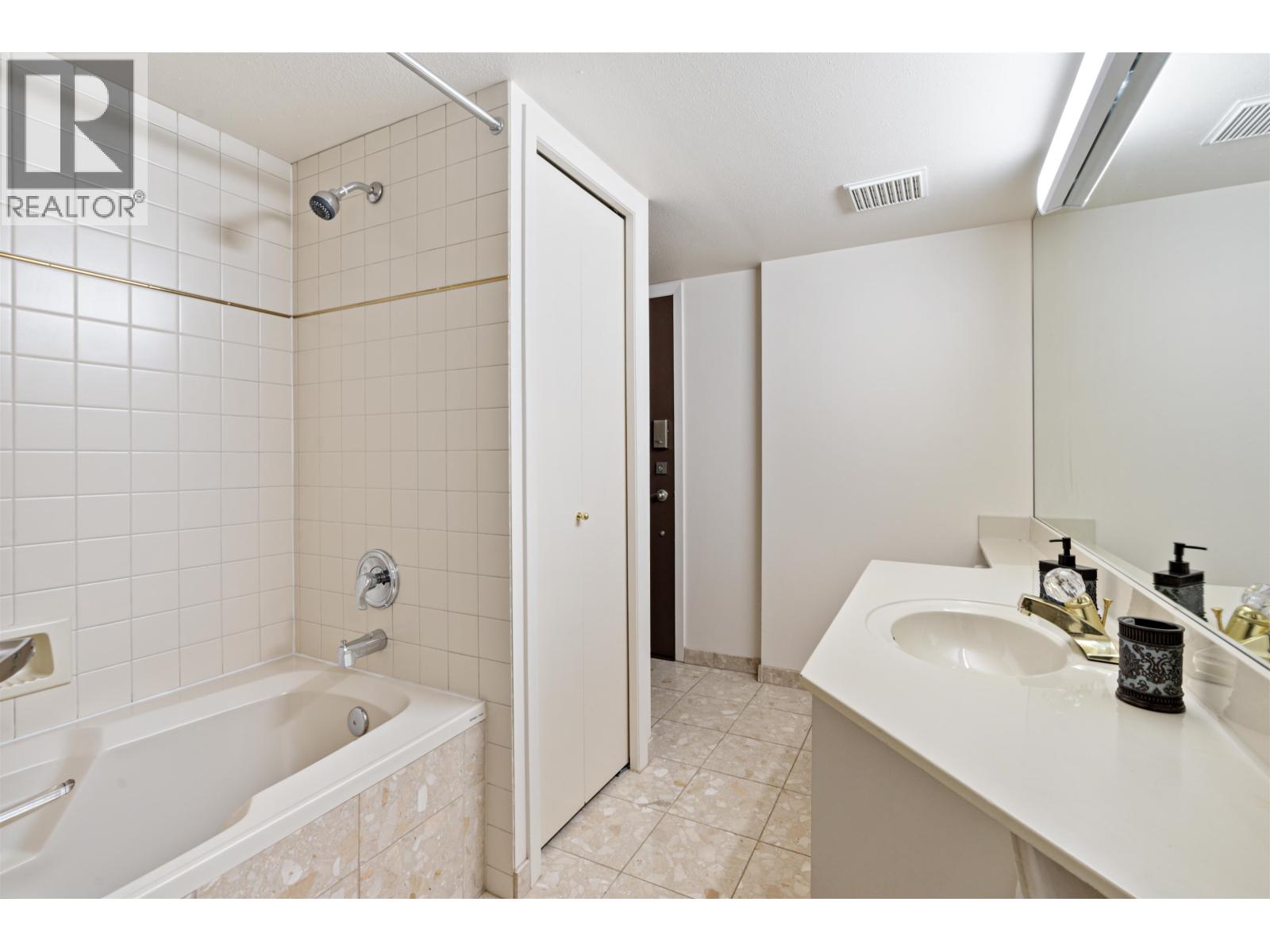 609 168 Chadwick Court, North Vancouver, British Columbia  V7M 3L4 - Photo 37 - R3090235