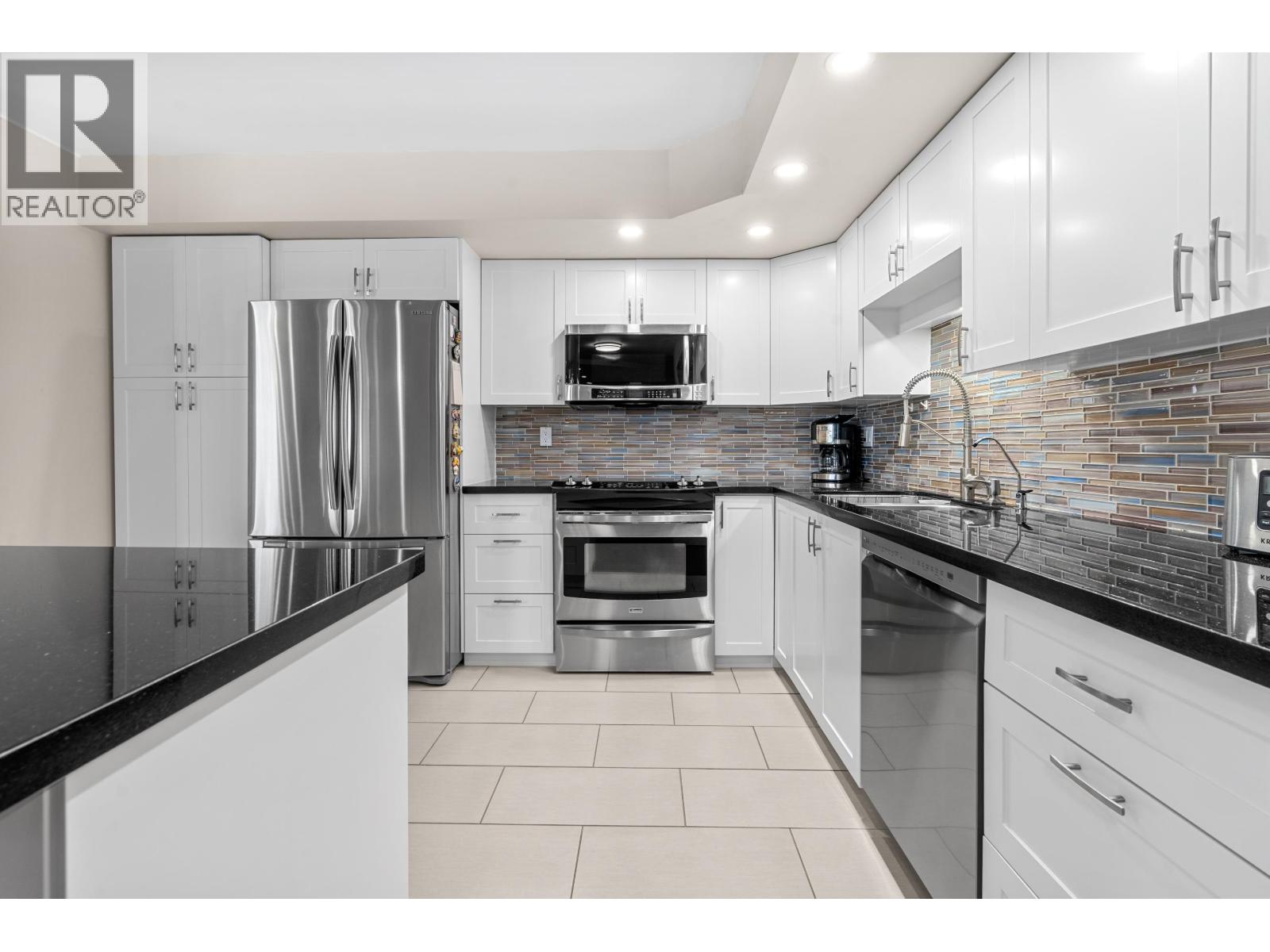 609 168 Chadwick Court, North Vancouver, British Columbia  V7M 3L4 - Photo 7 - R3090235