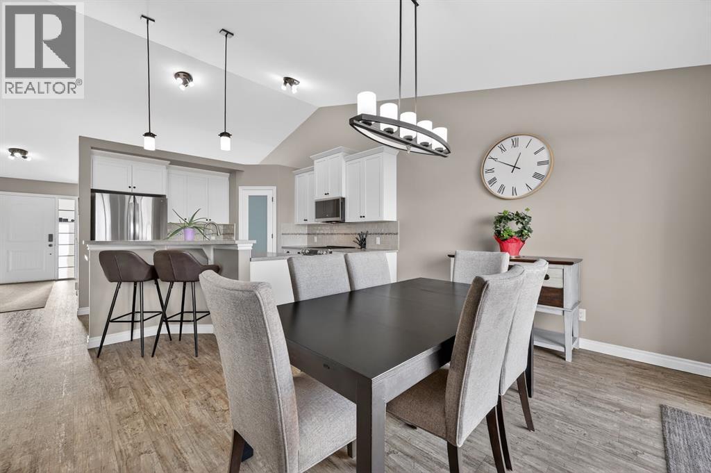 26 Mackenzie Way, Carstairs, Alberta  T0M 0N0 - Photo 13 - A2281360