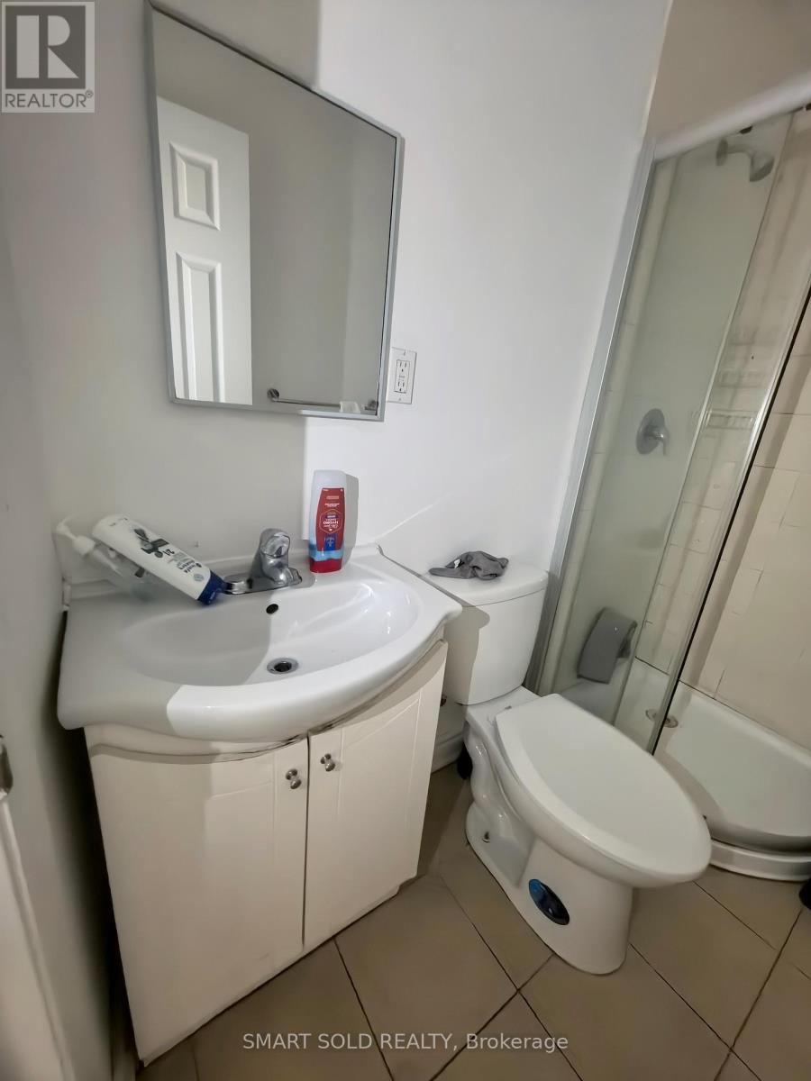 Upper 437 Bathurst Street, Toronto (Kensington-Chinatown), Ontario  M5T 2S9 - Photo 4 - C12793404