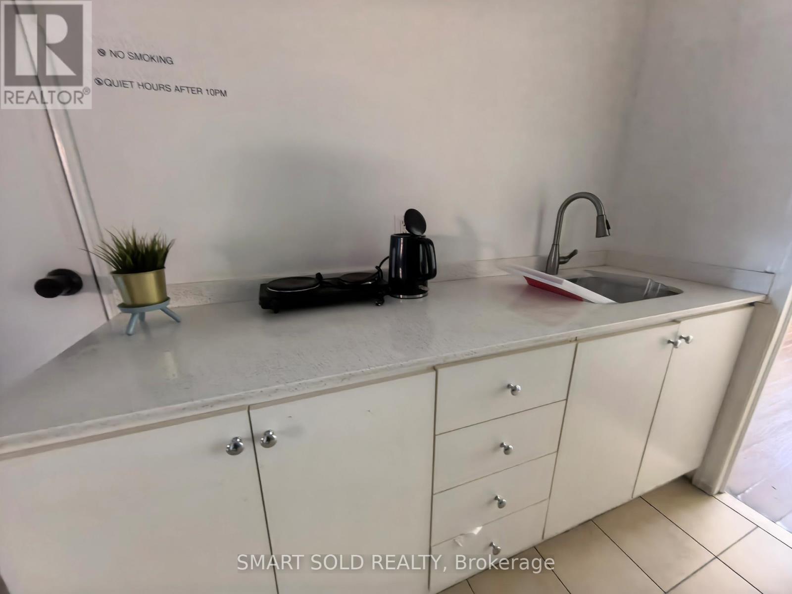 Upper 437 Bathurst Street, Toronto (Kensington-Chinatown), Ontario  M5T 2S9 - Photo 6 - C12793404