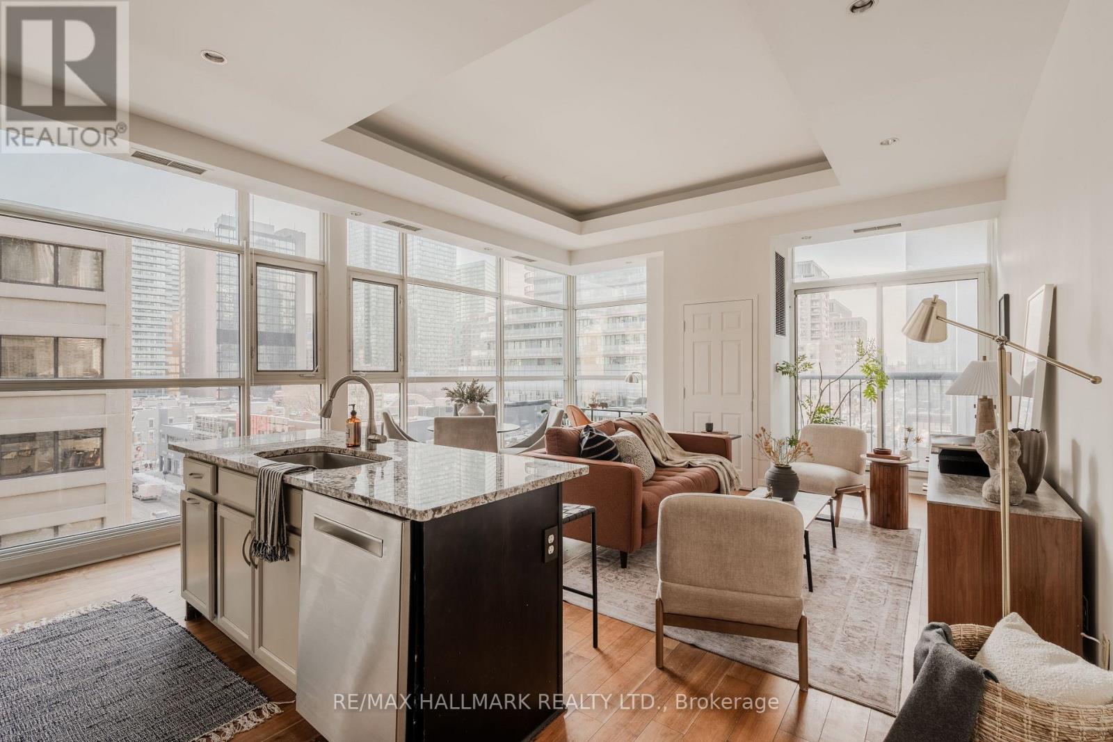 607 - 8 Wellesley Street E, Toronto, Ontario  M4Y 3B2 - Photo 4 - C12793444