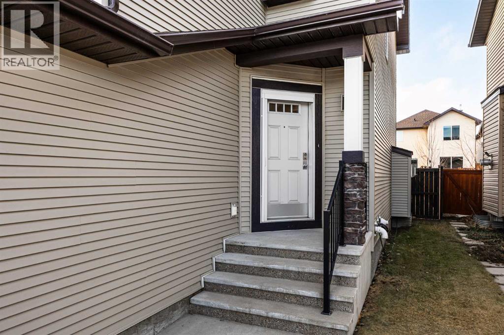 526 New Brighton Drive Se, Calgary, Alberta  T2Z 0N8 - Photo 2 - A2285484