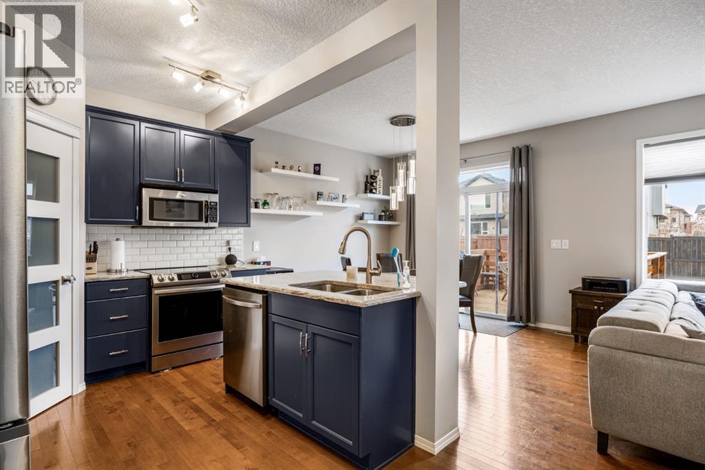 526 New Brighton Drive Se, Calgary, Alberta  T2Z 0N8 - Photo 3 - A2285484