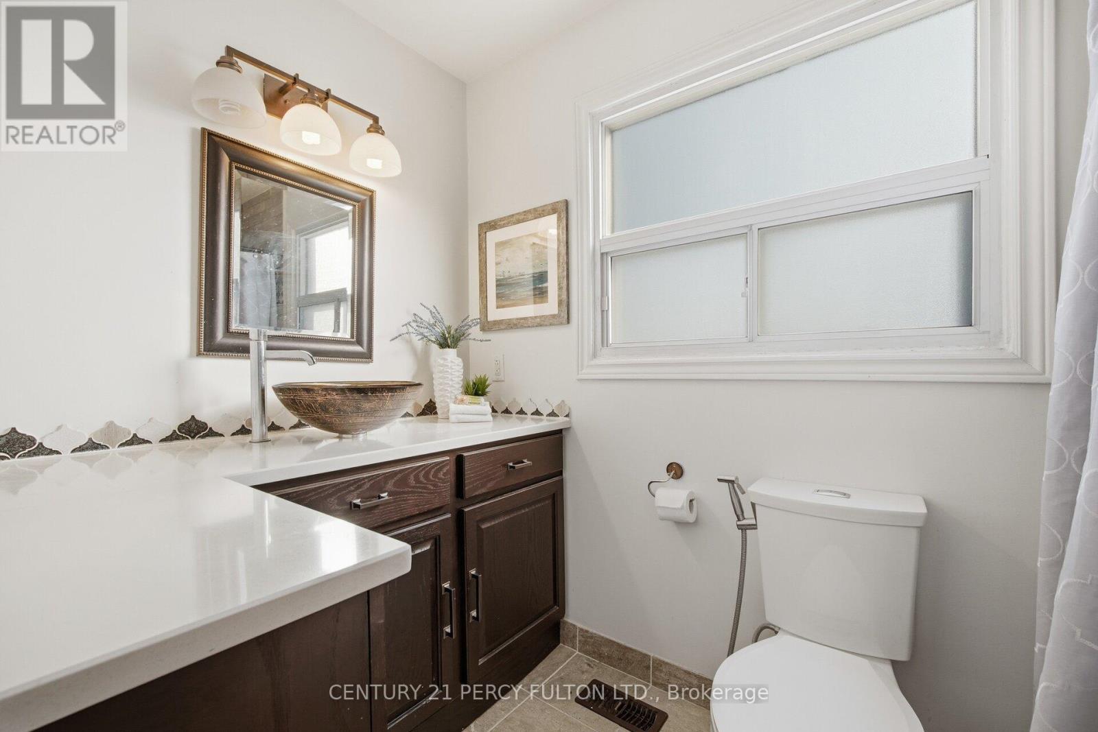 1302 Ferncliff Circle, Pickering, Ontario  L1X 1W7 - Photo 24 - E12793338