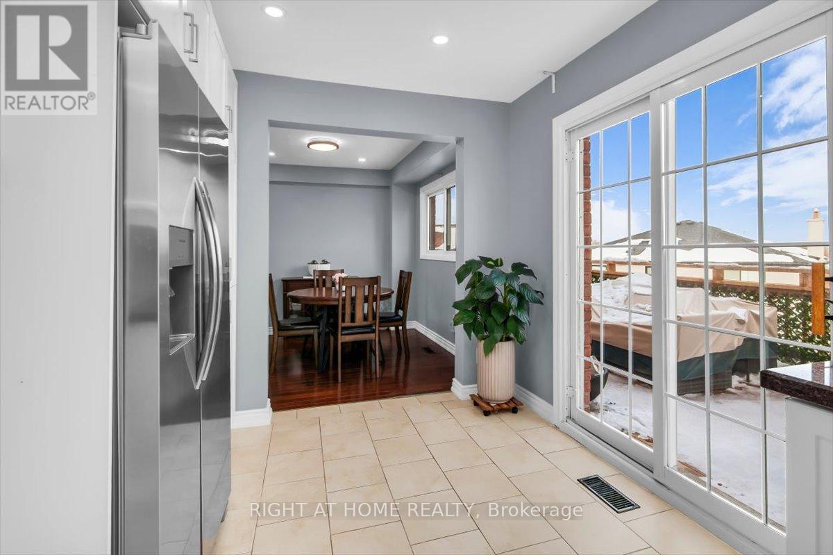 2297 Chapman Court, Pickering, Ontario  L1X 2E5 - Photo 12 - E12793394