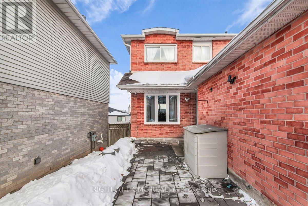 2297 Chapman Court, Pickering, Ontario  L1X 2E5 - Photo 2 - E12793394