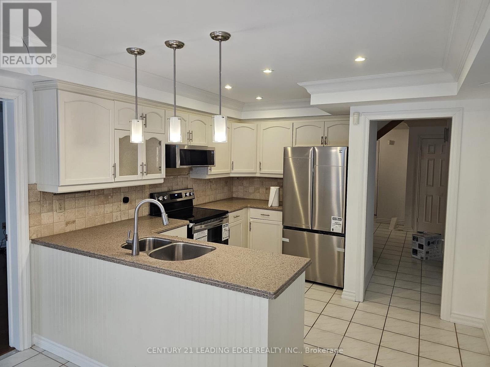 Main - 896 Darwin Drive, Pickering, Ontario  L1X 2P8 - Photo 6 - E12793442