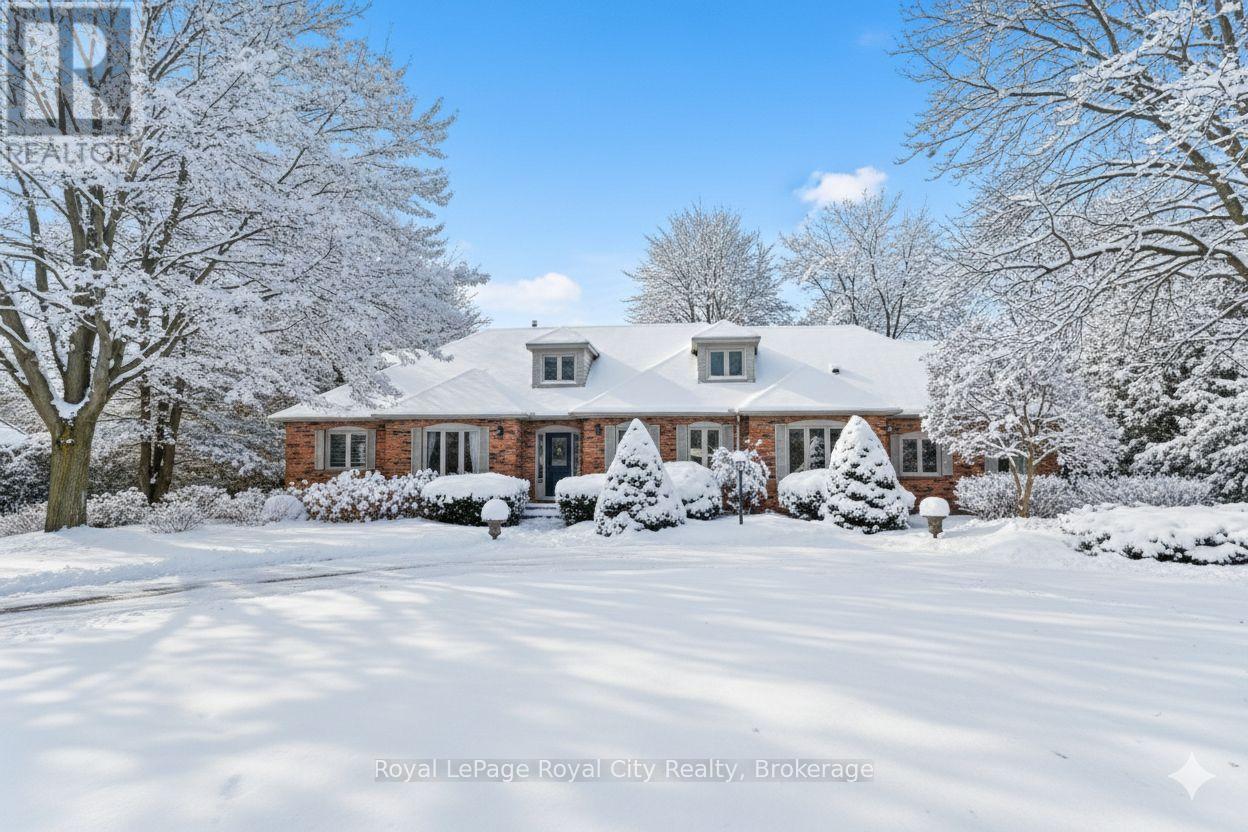 55 BRIDLE PATH, Puslinch, Ontario