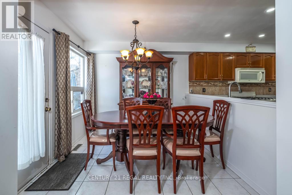 43 Waterton Crescent, Richmond Hill, Ontario  L4B 4L2 - Photo 18 - N12793316