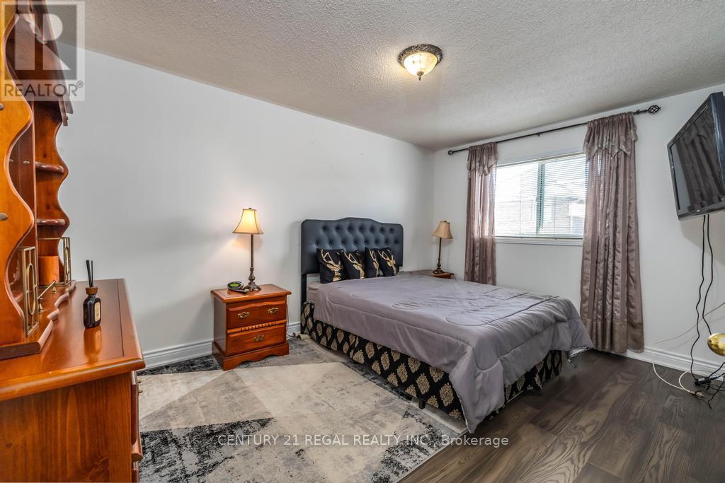 43 Waterton Crescent, Richmond Hill, Ontario  L4B 4L2 - Photo 26 - N12793316