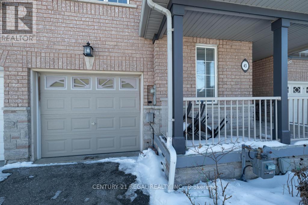 43 Waterton Crescent, Richmond Hill, Ontario  L4B 4L2 - Photo 6 - N12793316