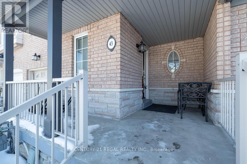 43 Waterton Crescent, Richmond Hill, Ontario  L4B 4L2 - Photo 7 - N12793316