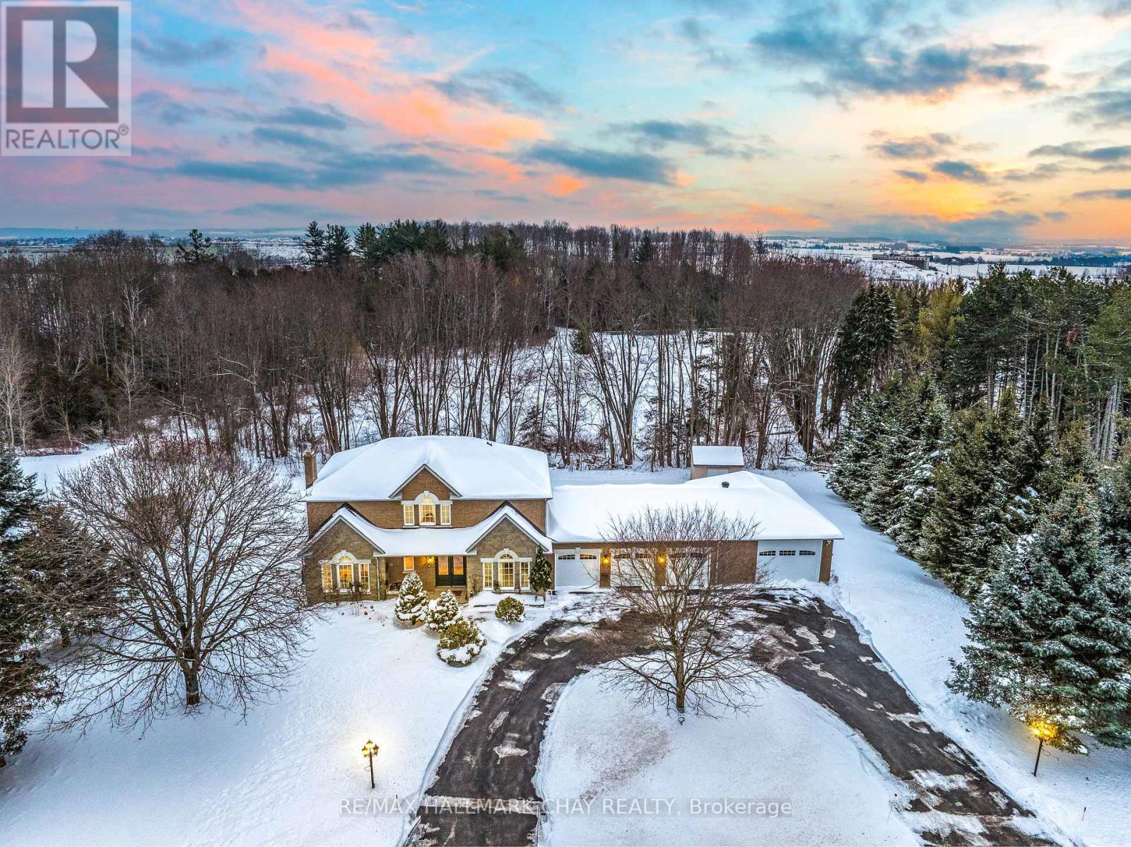 4 Arthur Evans Crescent, Bradford West Gwillimbury, Ontario  L3Z 2A5 - Photo 1 - N12793424