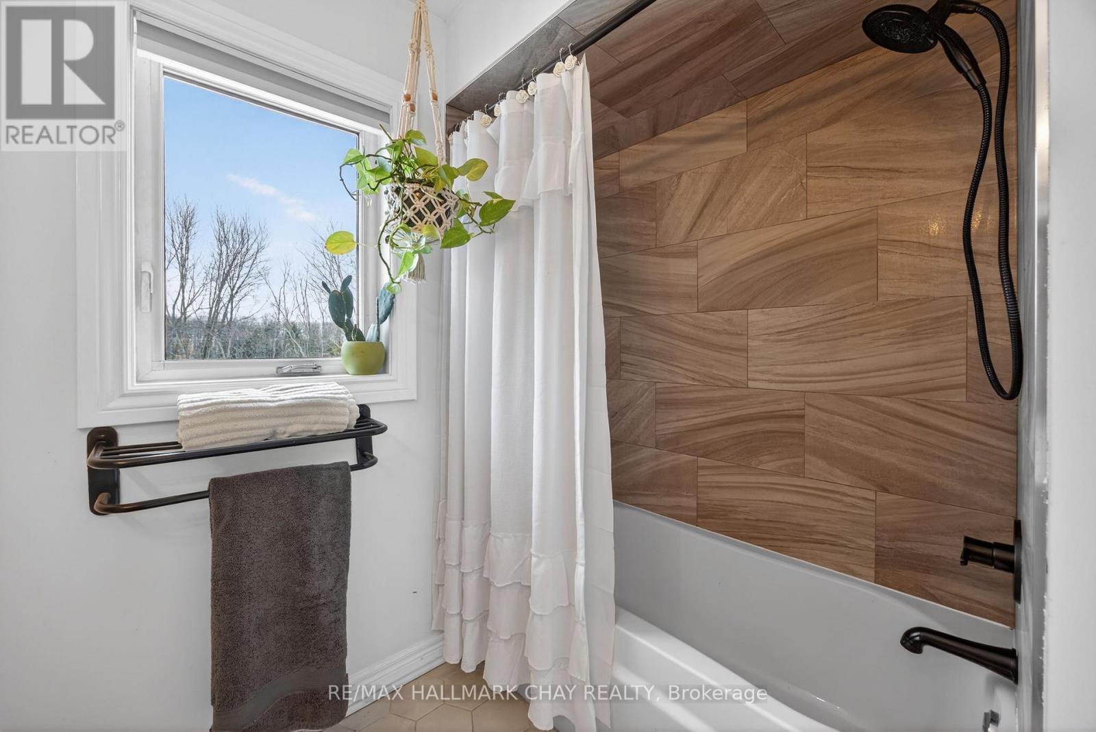 4 Arthur Evans Crescent, Bradford West Gwillimbury, Ontario  L3Z 2A5 - Photo 30 - N12793424