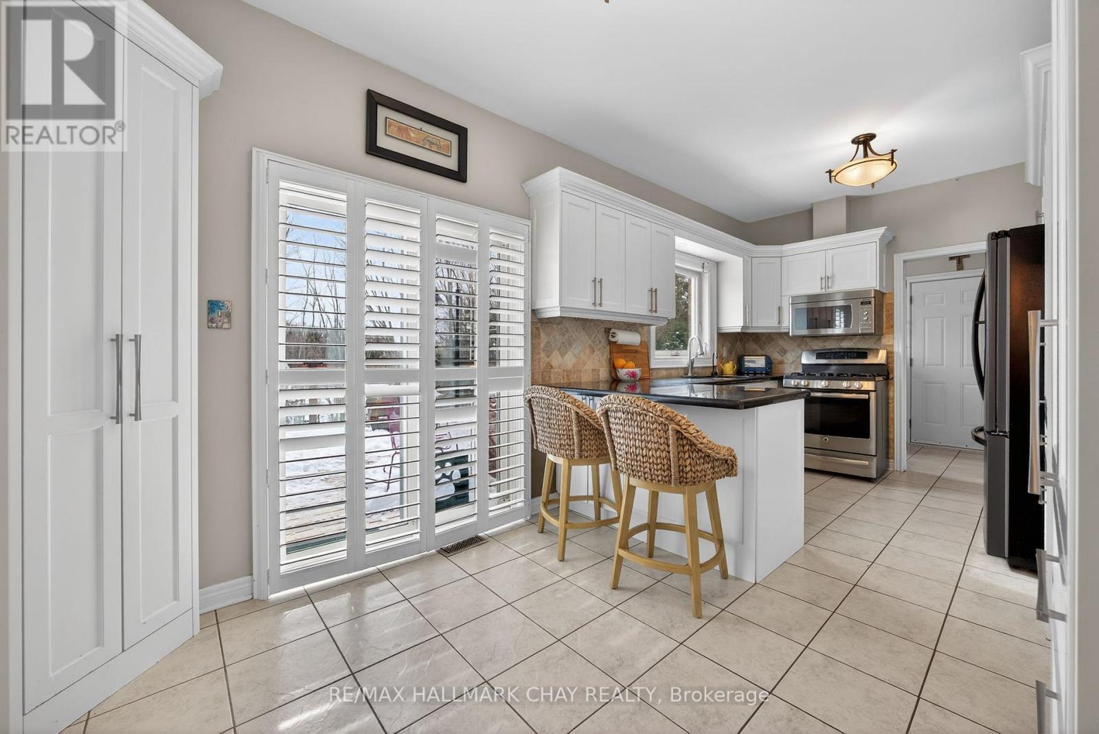 4 Arthur Evans Crescent, Bradford West Gwillimbury, Ontario  L3Z 2A5 - Photo 9 - N12793424