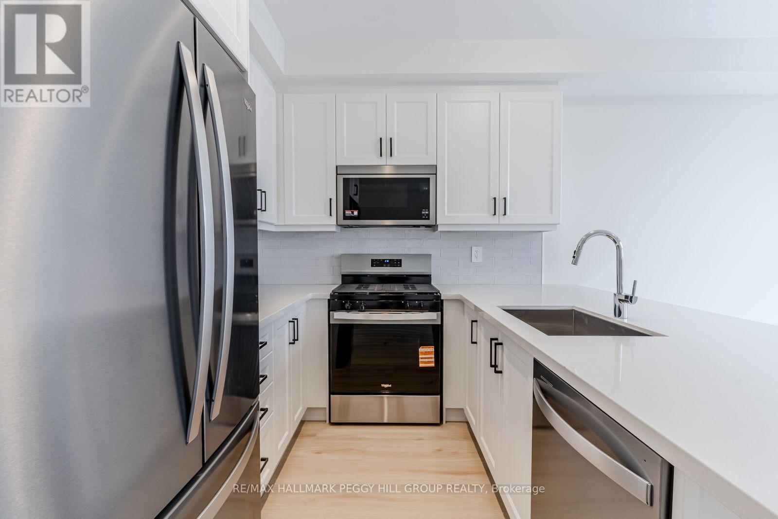 199 Durham Avenue, Barrie, Ontario  L9J 0Z5 - Photo 4 - S12793326