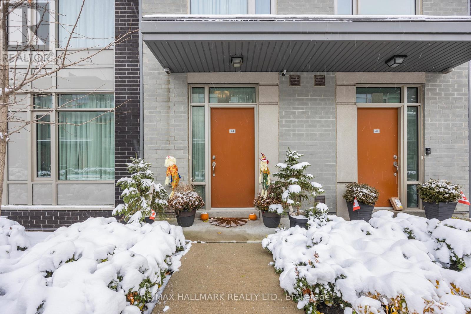 44 - 26 Applewood Lane, Toronto, Ontario  M9C 0C1 - Photo 4 - W12793304