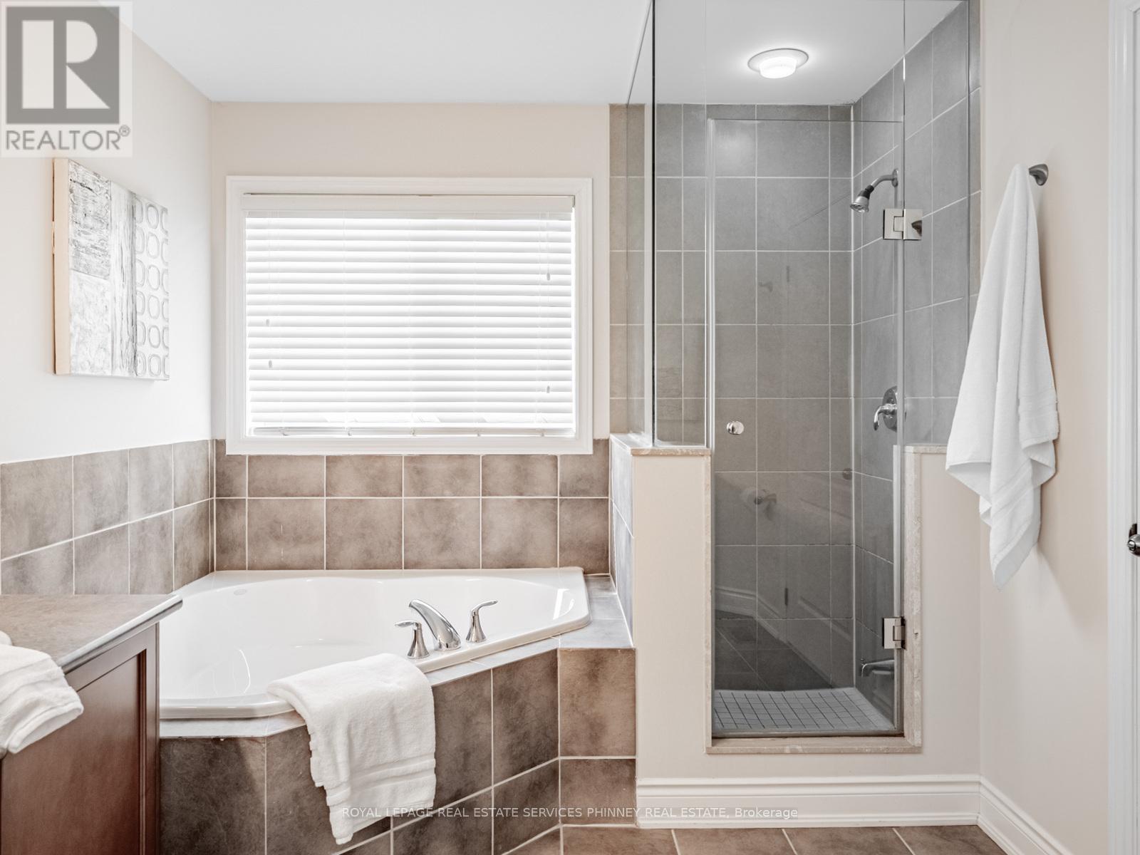 130 Innville Crescent, Oakville, Ontario  L6L 0B8 - Photo 16 - W12793306