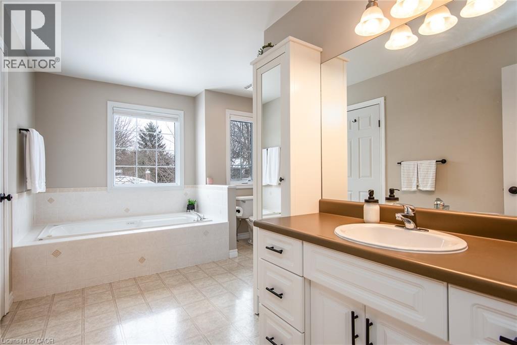 37 Duke Street, Elmira, Ontario  N3B 2X4 - Photo 15 - 40802949