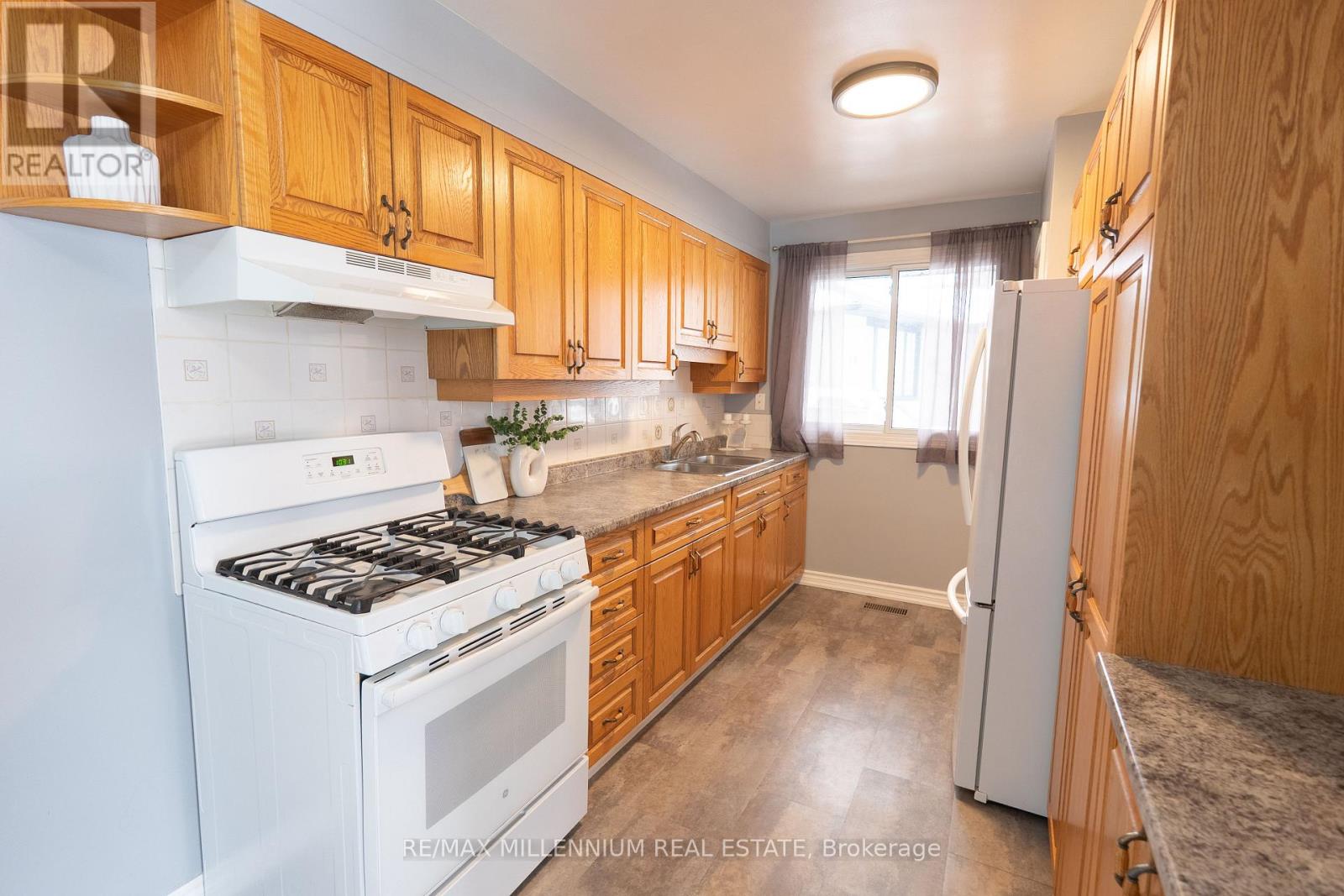 50 Stevens Crescent, Halton Hills, Ontario  L7G 1B6 - Photo 7 - W12793322