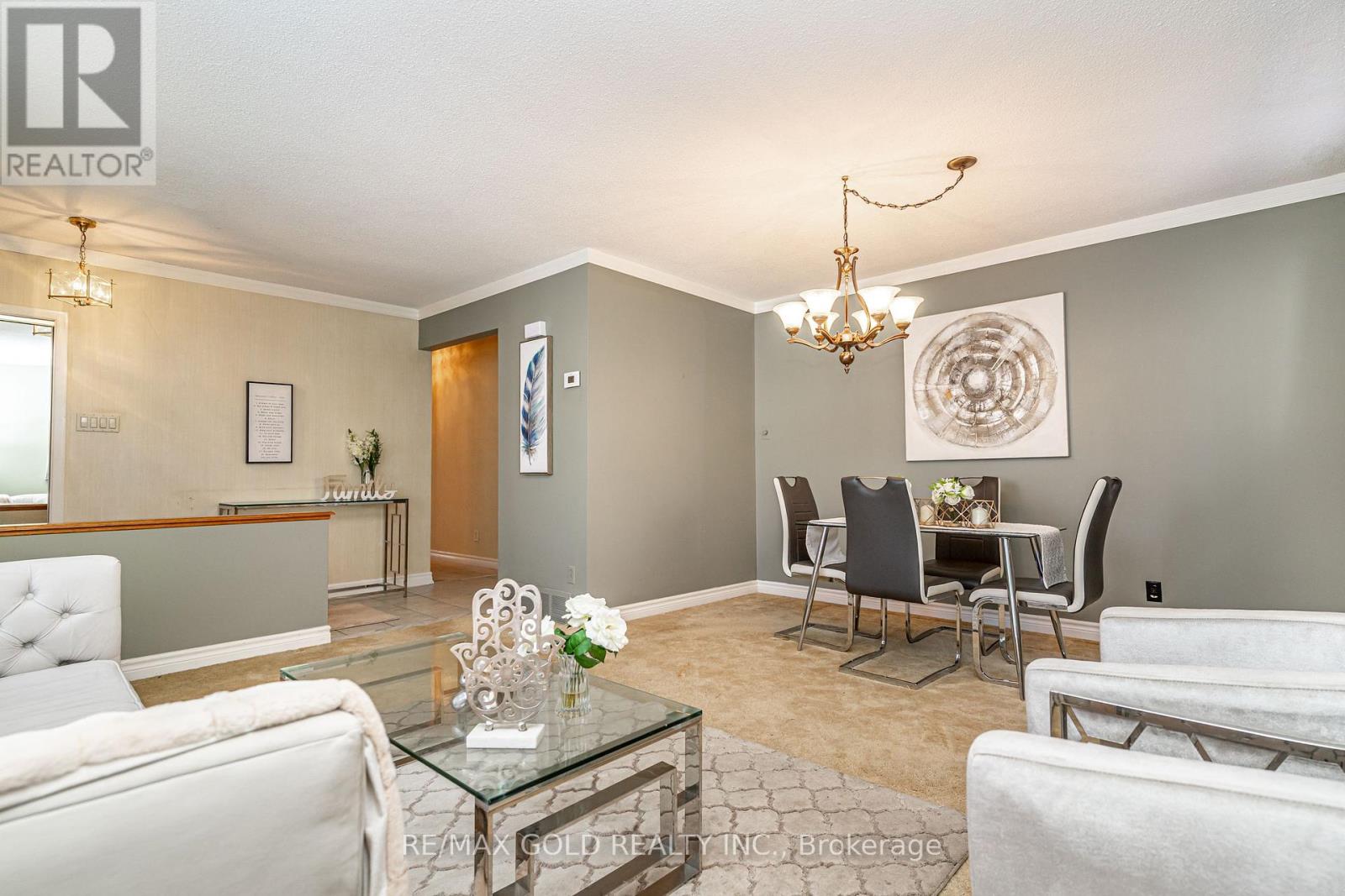 29 Chesterfield Road, Brampton, Ontario  L6W 1L2 - Photo 11 - W12793356