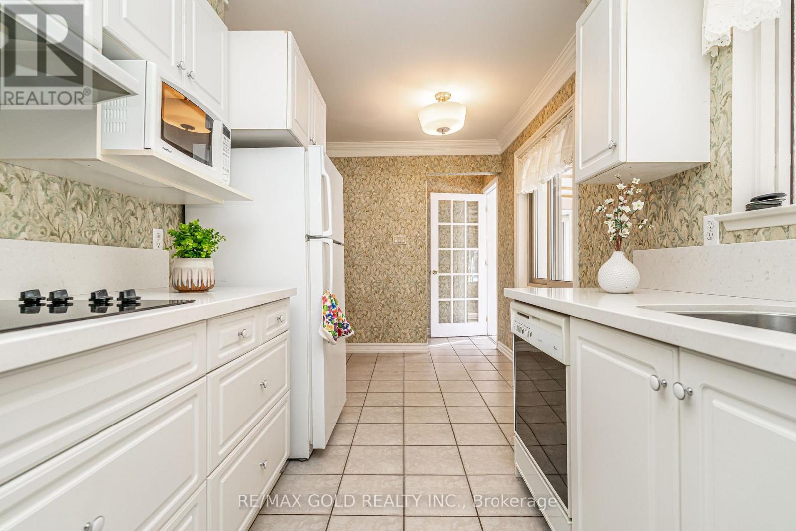 29 Chesterfield Road, Brampton, Ontario  L6W 1L2 - Photo 18 - W12793356