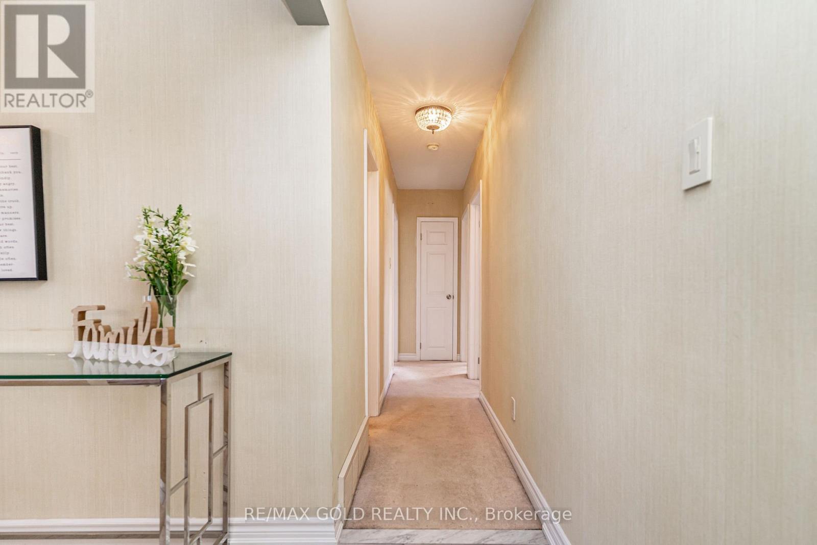 29 Chesterfield Road, Brampton, Ontario  L6W 1L2 - Photo 22 - W12793356