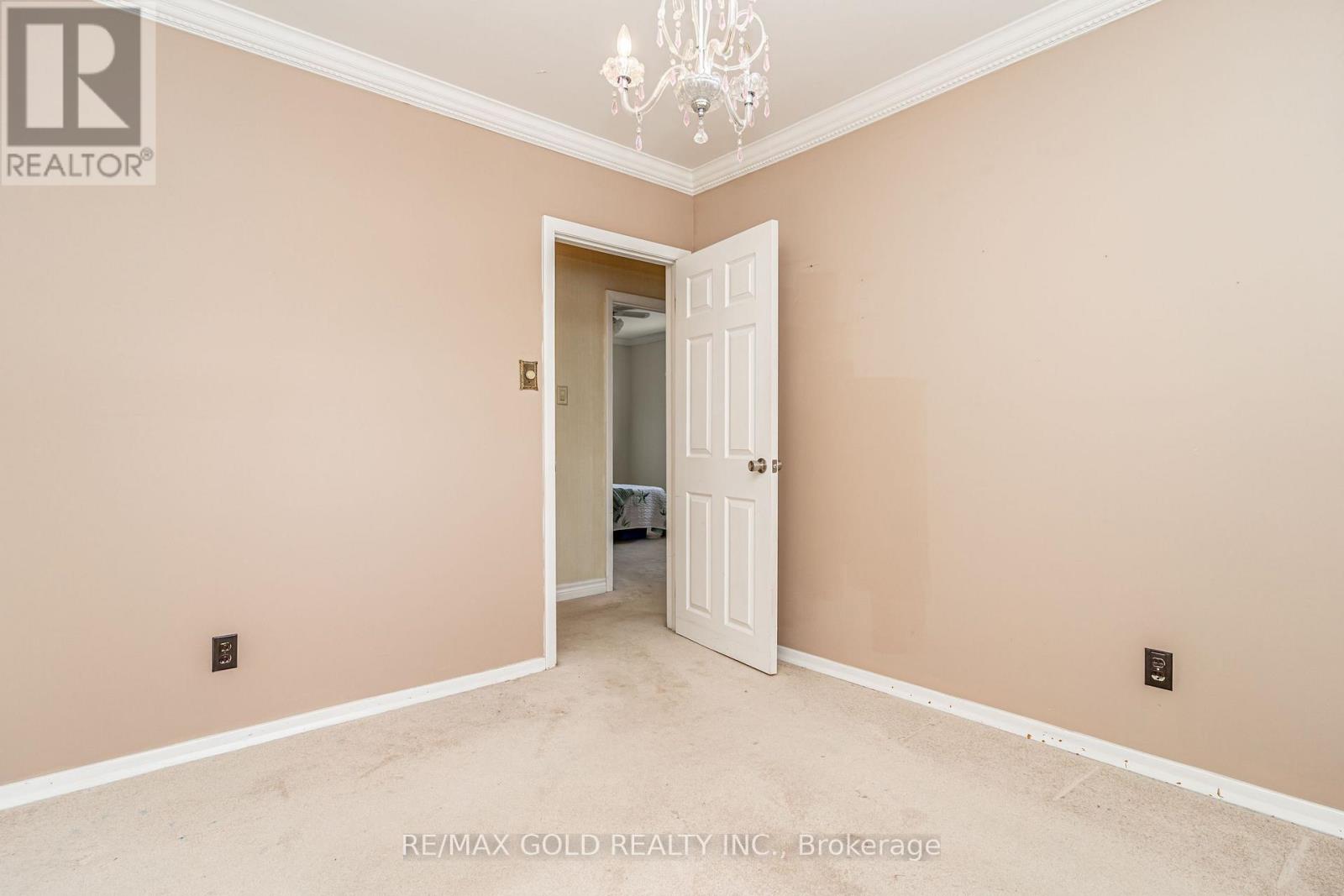 29 Chesterfield Road, Brampton, Ontario  L6W 1L2 - Photo 31 - W12793356