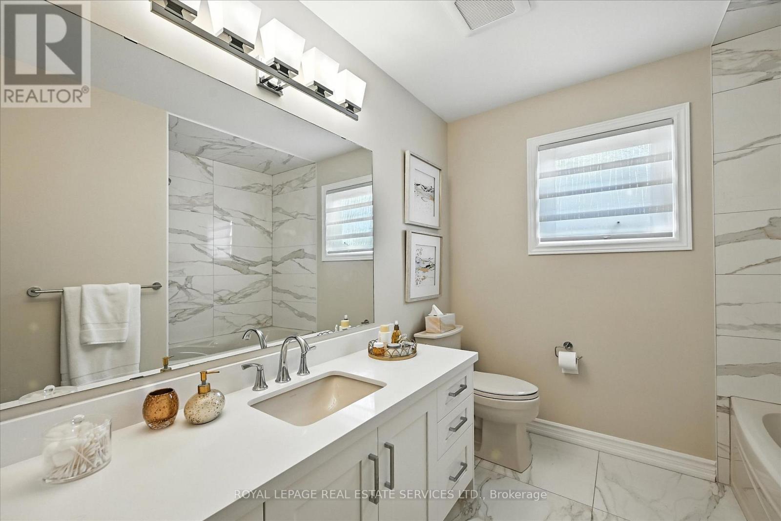 44 Inverhuron Trail, Oakville, Ontario  L6H 5Z7 - Photo 28 - W12793398