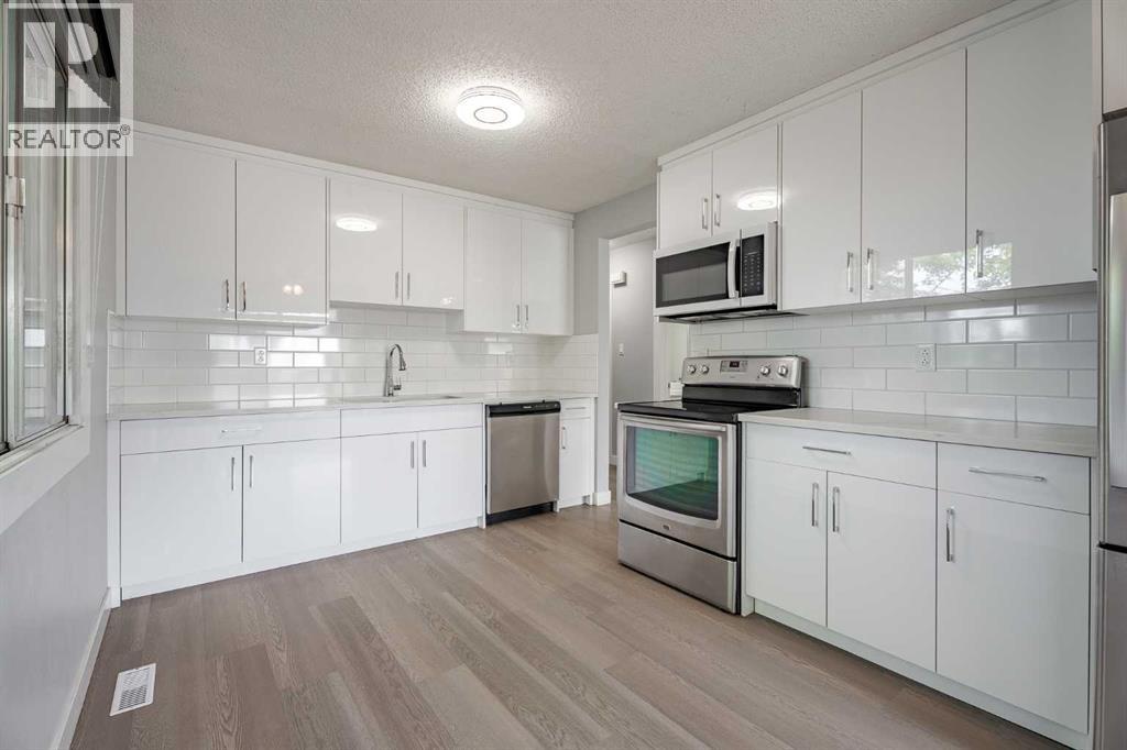 424 Sabrina Road Sw, Calgary, Alberta  t2w 1p9 - Photo 12 - A2282689