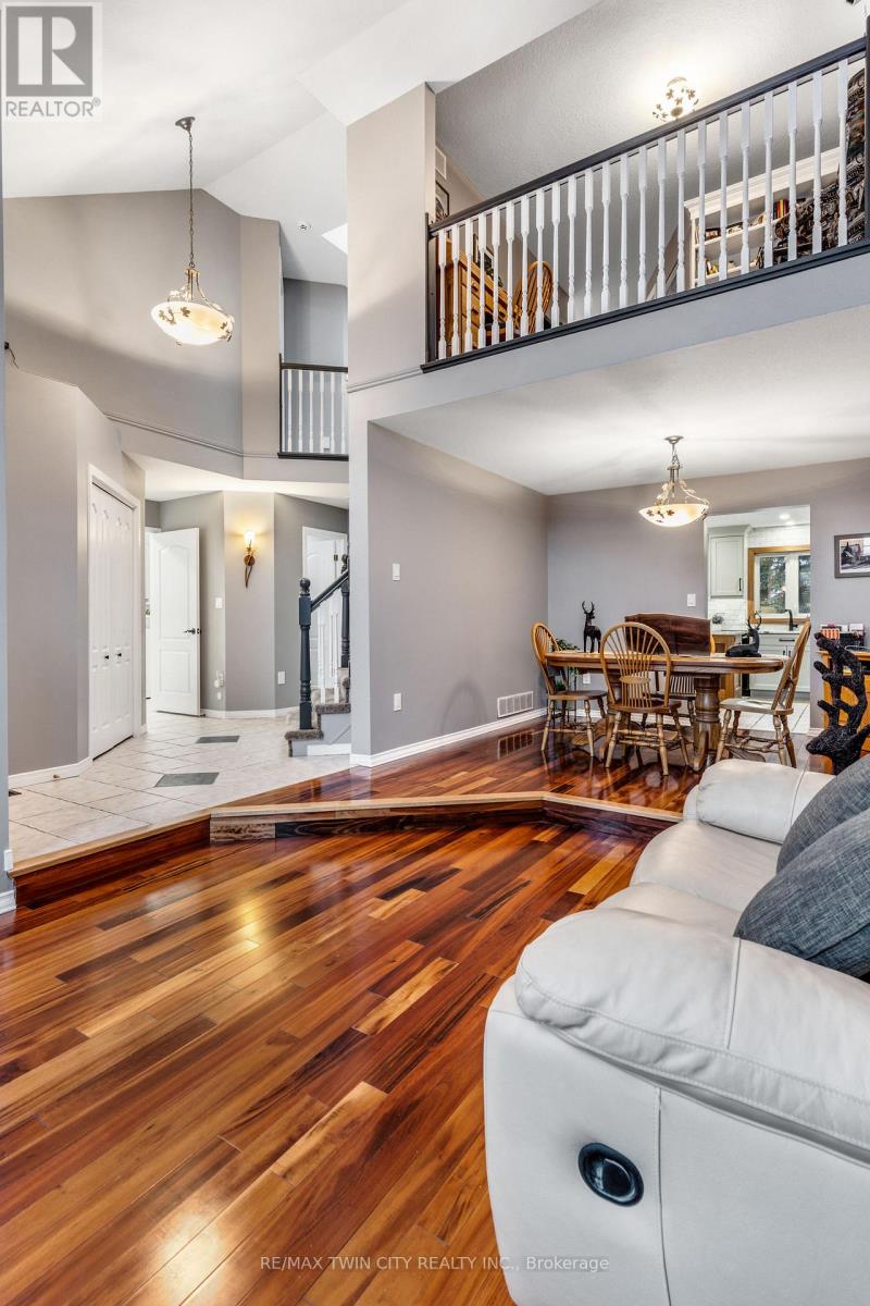 113 Deer Ridge Drive, Kitchener, Ontario  N2P 2K9 - Photo 8 - X12793376