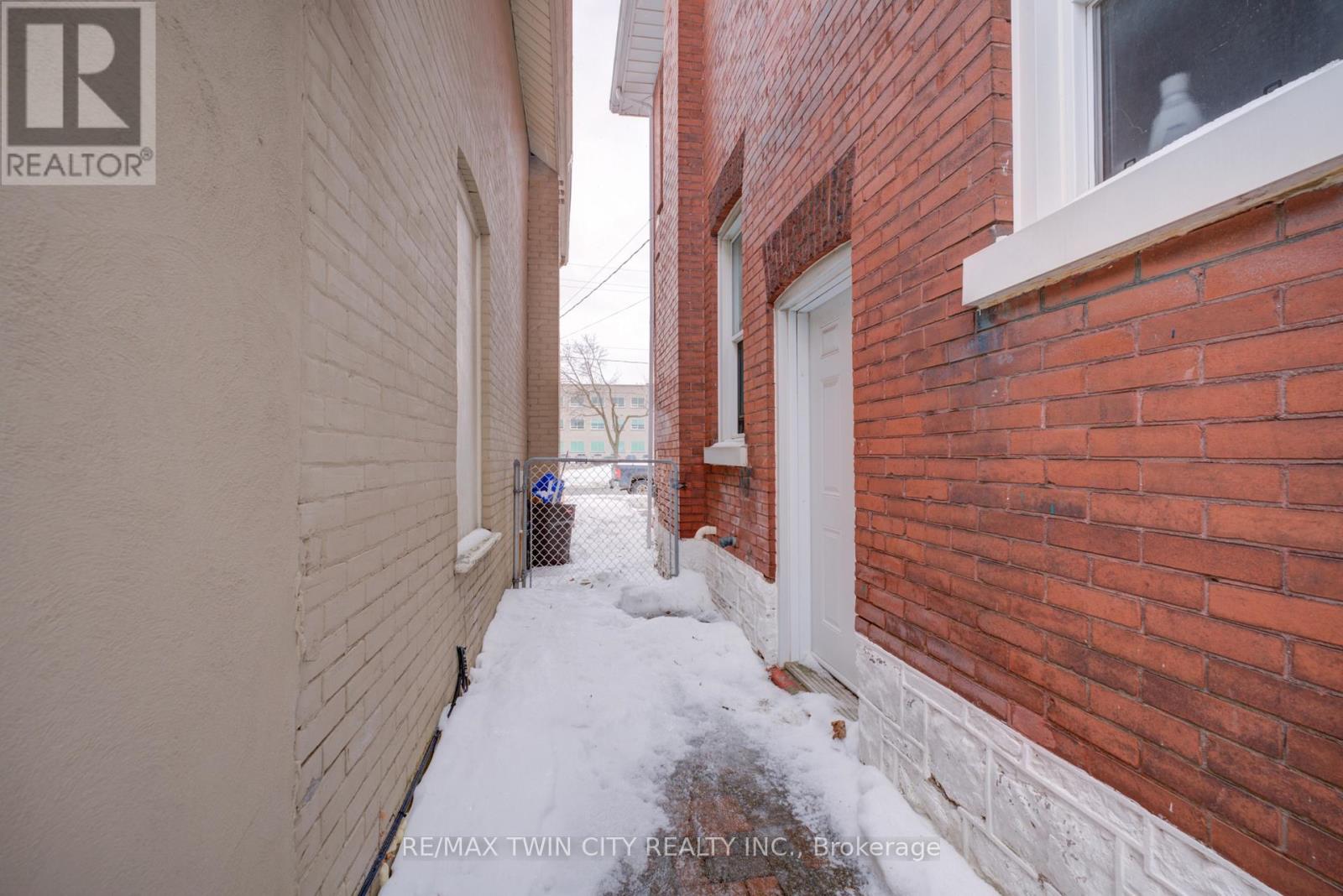 38 Nelson Street, Brantford, Ontario  N3T 2M8 - Photo 24 - X12793414