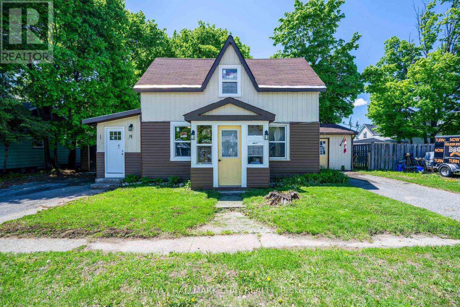 635 First Street S, Gravenhurst, Ontario  P1P 1K1 - Photo 2 - X12793448