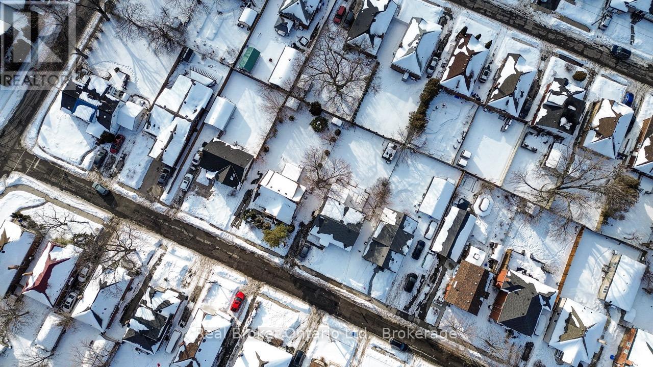 28 West 3rd Street, Hamilton, Ontario  L9C 3J7 - Photo 18 - X12793462