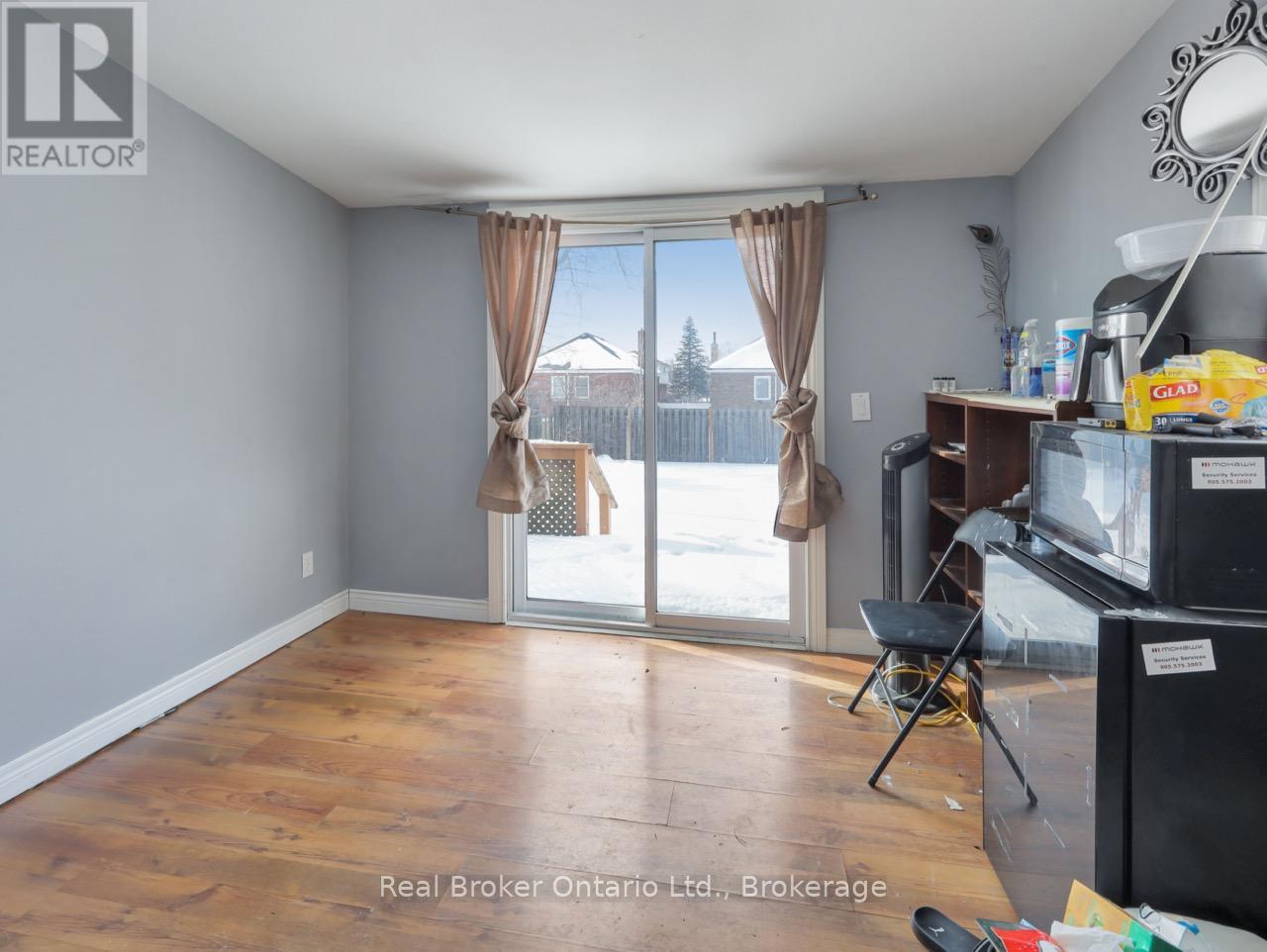 28 West 3rd Street, Hamilton, Ontario  L9C 3J7 - Photo 7 - X12793462