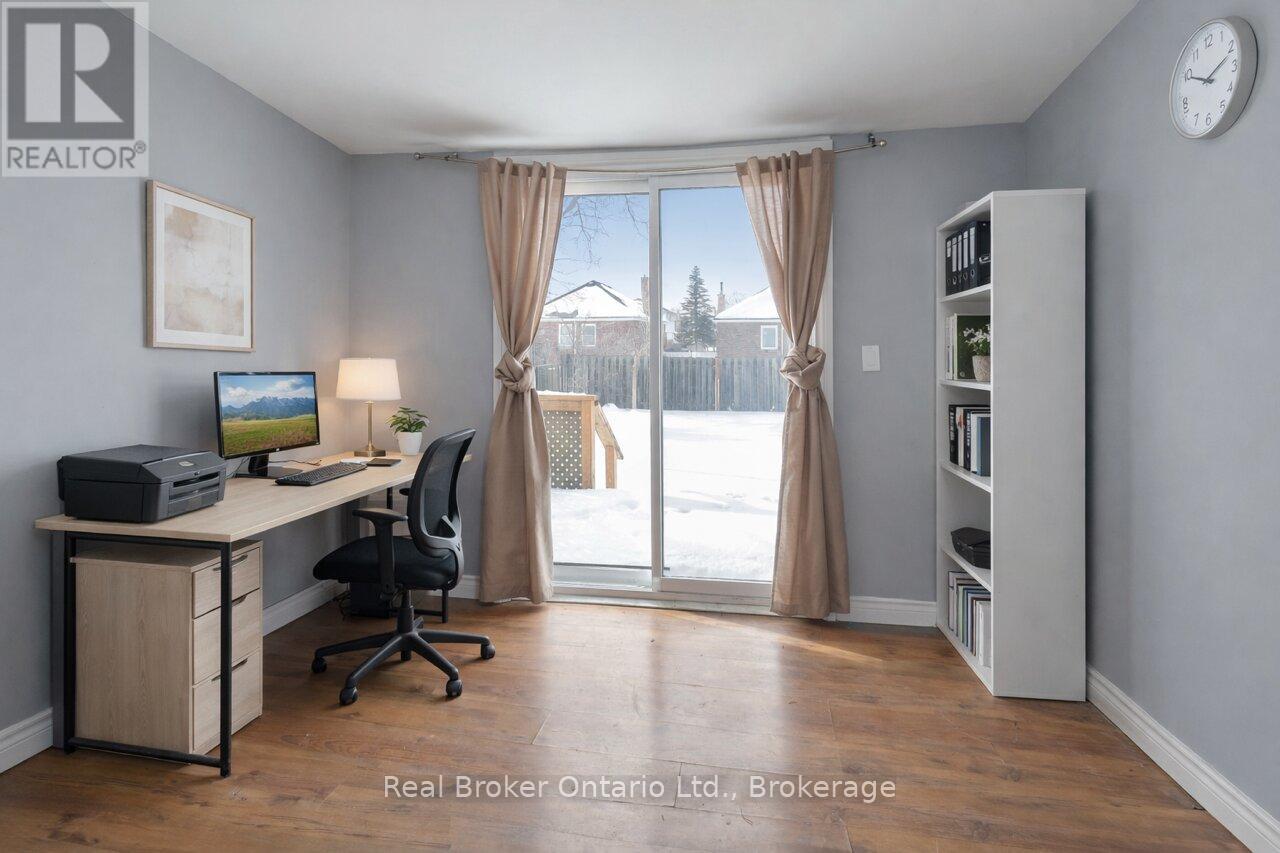 28 West 3rd Street, Hamilton, Ontario  L9C 3J7 - Photo 8 - X12793462