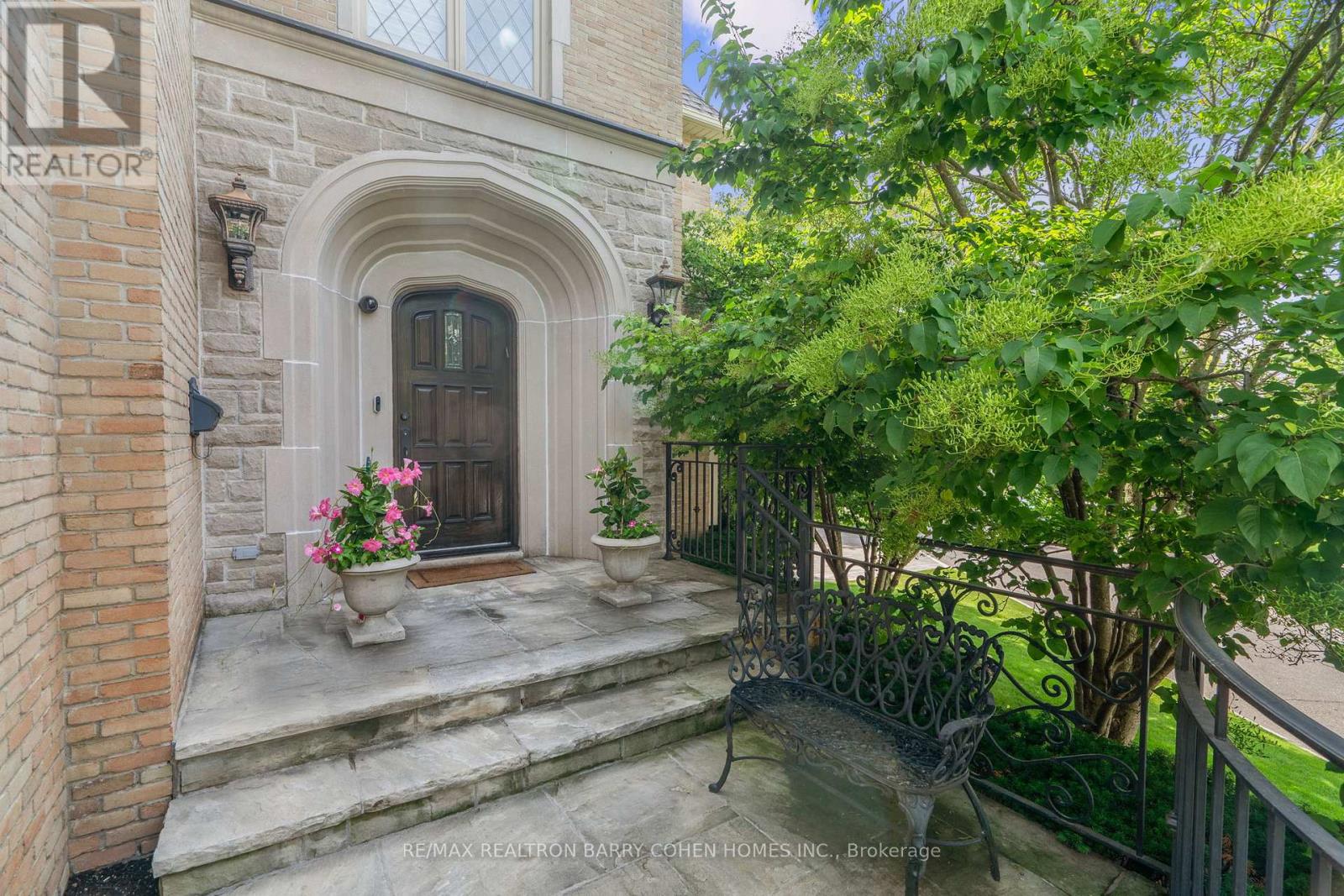 100 Old Forest Hill Road, Toronto, Ontario  M5P 2R5 - Photo 4 - C12793418