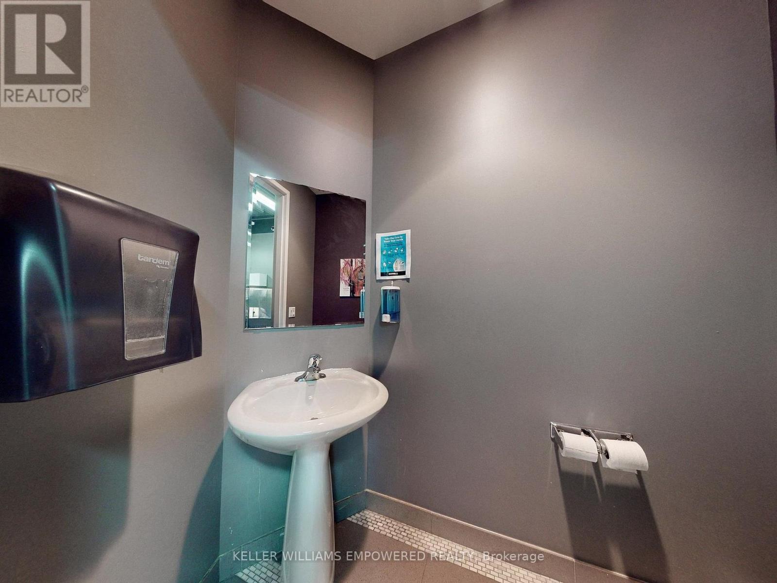 1-Upper - 999 Edgeley Boulevard, Vaughan, Ontario  L4K 5Z4 - Photo 23 - N12067712