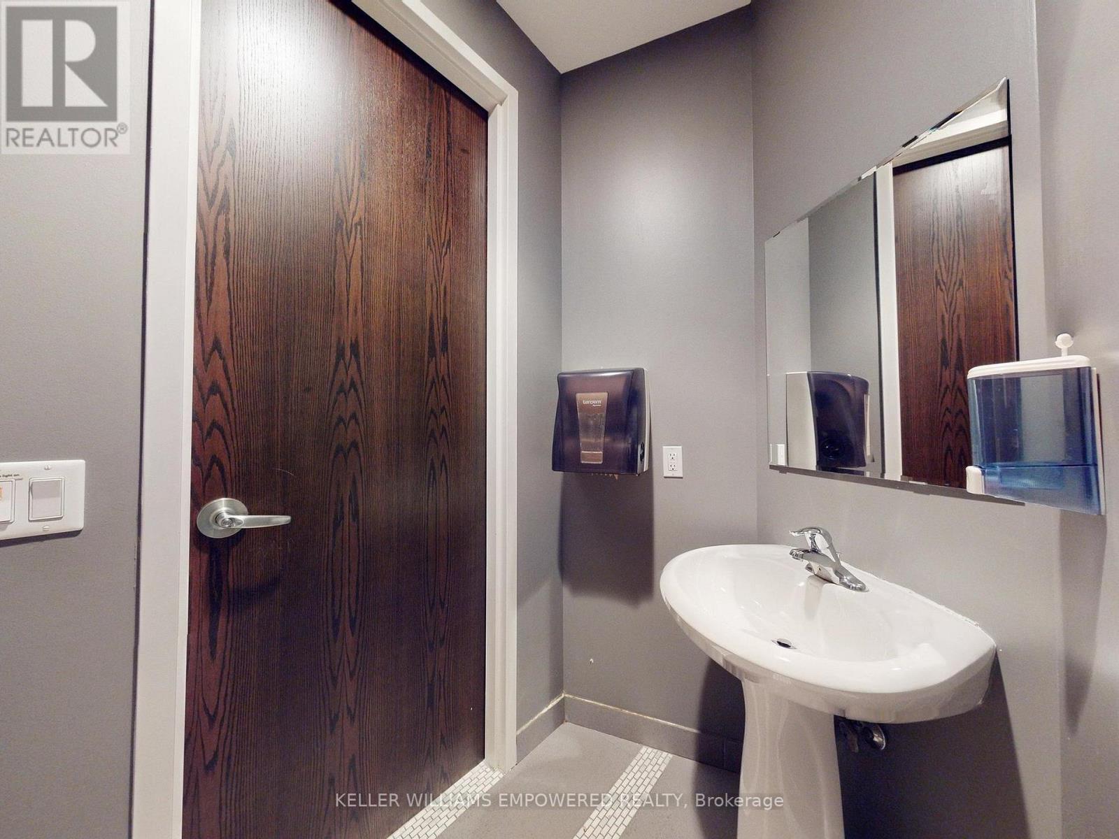 1-Upper - 999 Edgeley Boulevard, Vaughan, Ontario  L4K 5Z4 - Photo 24 - N12067712