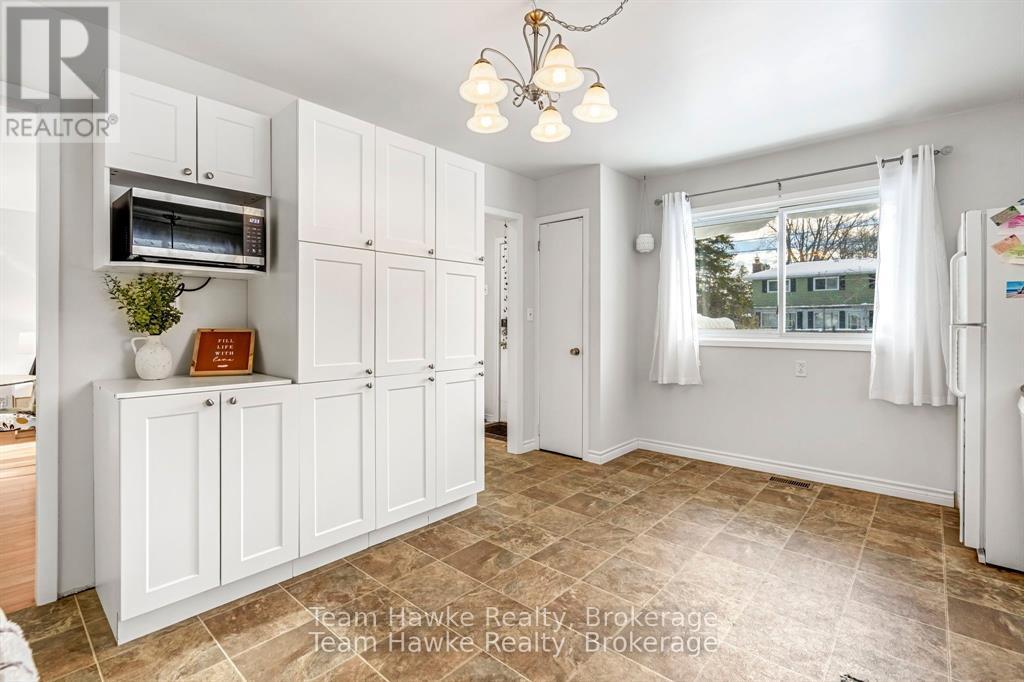 264 Kingfisher Avenue, Tay, Ontario  L0K 1R0 - Photo 12 - S12793668