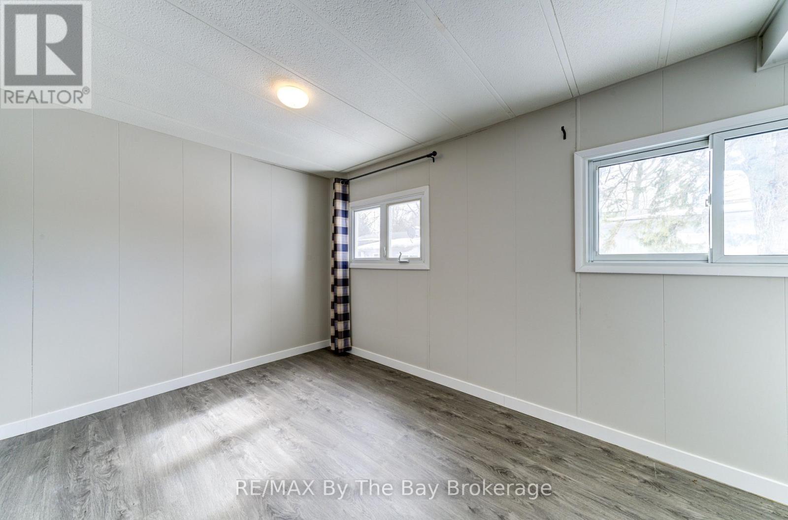 50 Georgian Glen Drive, Wasaga Beach, Ontario  L9Z 1K7 - Photo 12 - S12793742