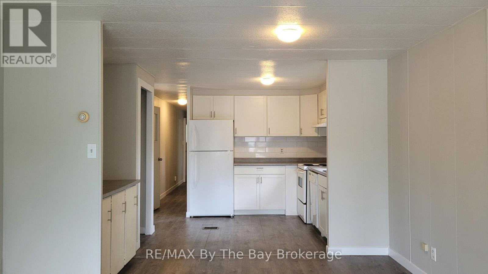 50 Georgian Glen Drive, Wasaga Beach, Ontario  L9Z 1K7 - Photo 3 - S12793742