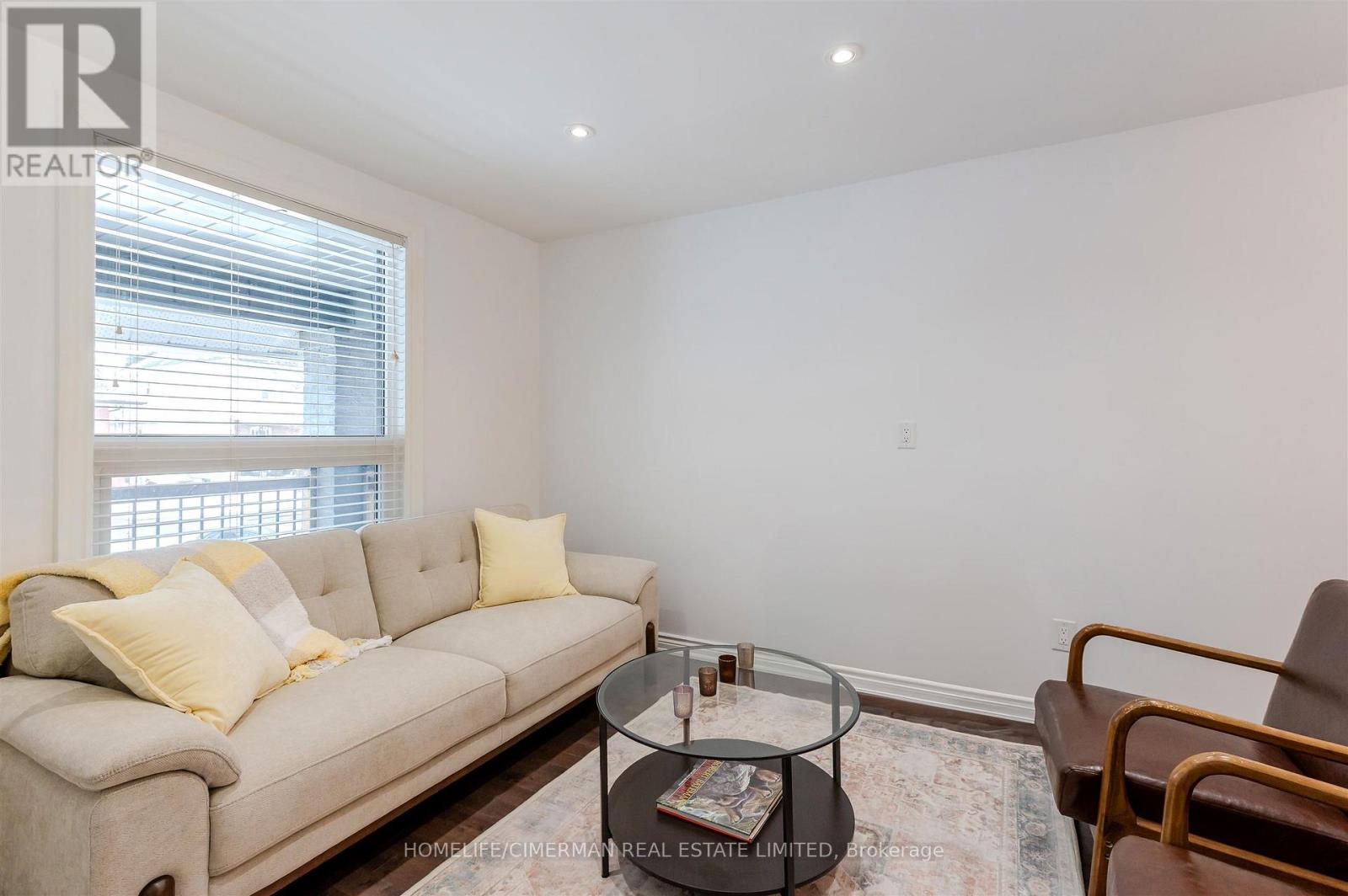 195 Torrens Avenue, Toronto, Ontario  M4J 2P6 - Photo 7 - E12792414