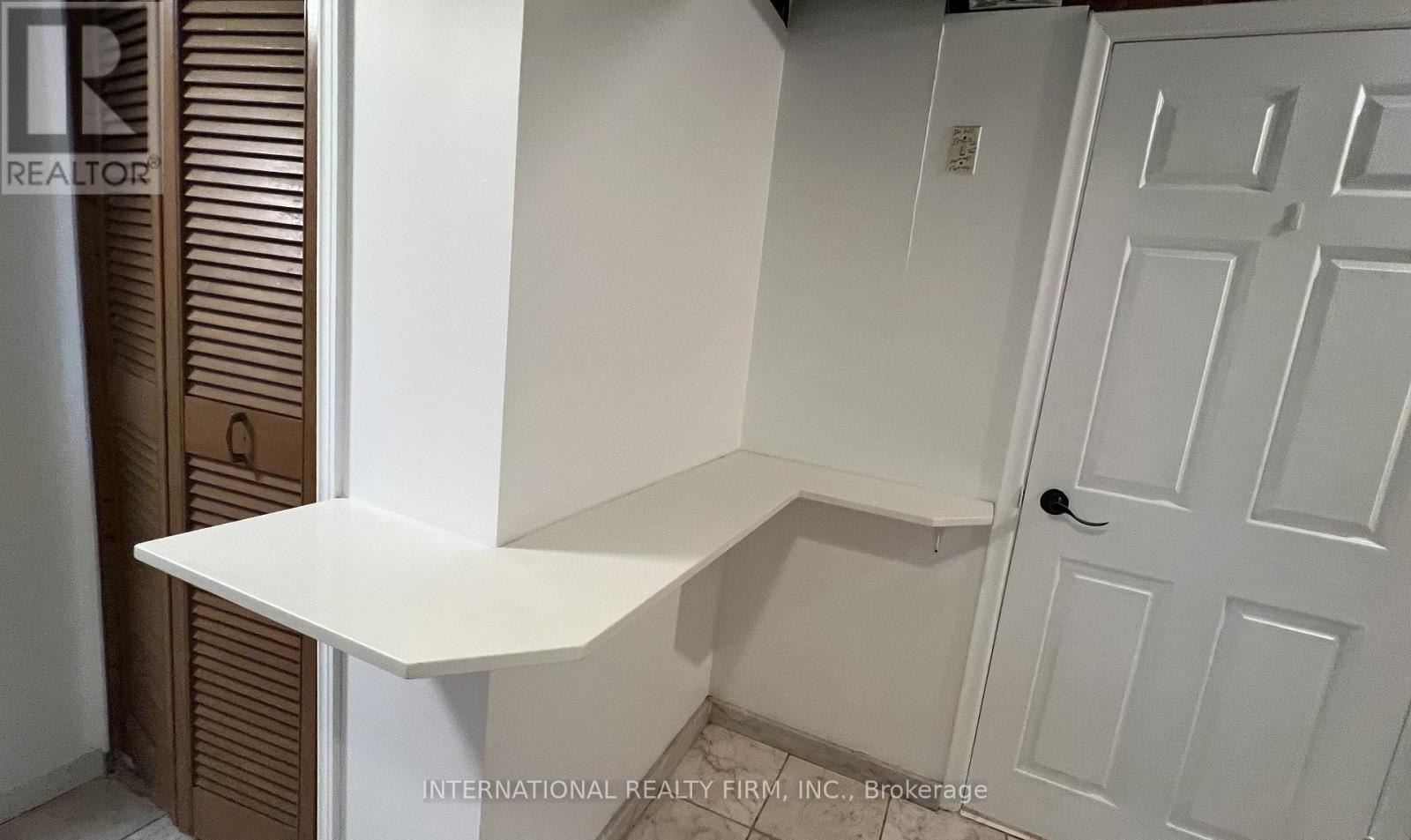 Lower Unit - 11 Misthollow Square, Toronto, Ontario  M1E 4P3 - Photo 3 - E12691800