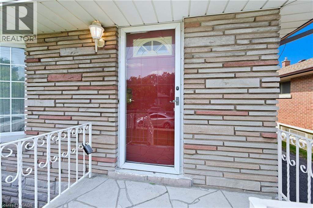 98 East 16th Street, Hamilton, Ontario  L9A 4J3 - Photo 4 - 40767422