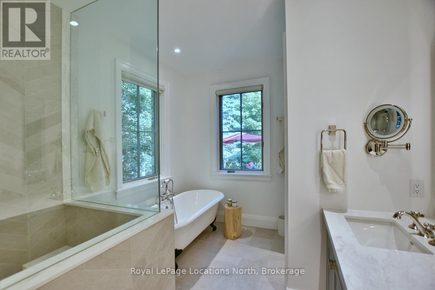 107 Stuart Court, Blue Mountains, Ontario  N0H 2P0 - Photo 22 - X12793452