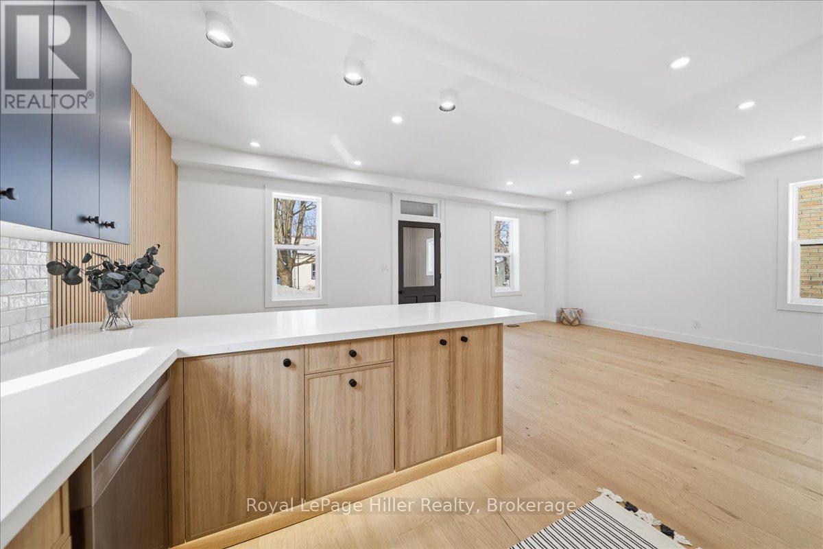 91 Dufferin Street, Stratford, Ontario  N5A 2G7 - Photo 24 - X12793568