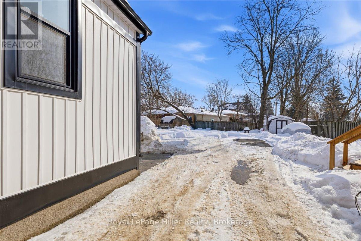 91 Dufferin Street, Stratford, Ontario  N5A 2G7 - Photo 6 - X12793568