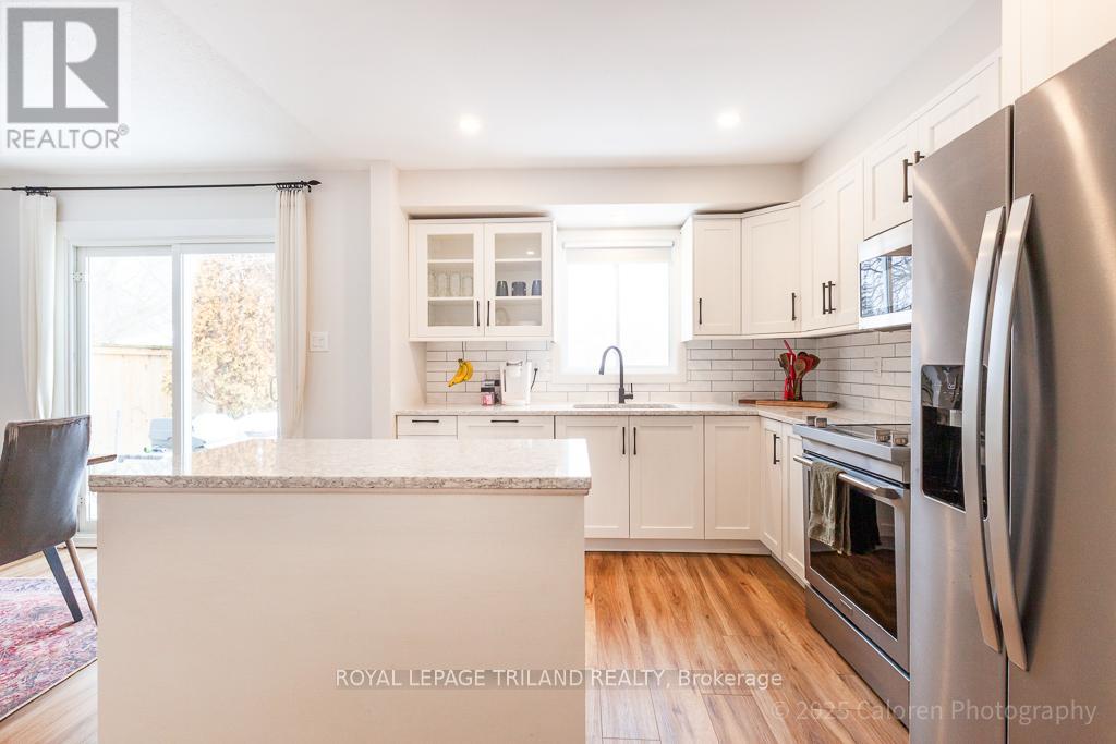 373 Blue Forest Drive, London North, Ontario  N6G 3K1 - Photo 10 - X12793608